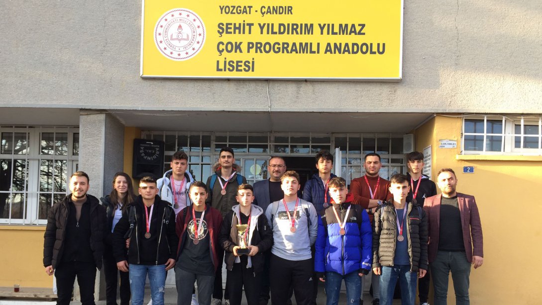 Okullar Arası Futsal Turnuvası Yapıldı