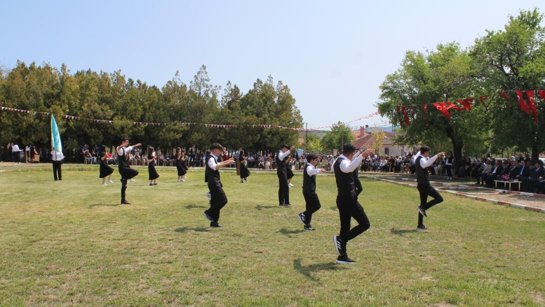 19 MAYIS ATATÜRK´Ü ANMA GENÇLİK VE SPOR BAYRAMI İLÇEMİZDE COŞKU İLE KUTLANDI